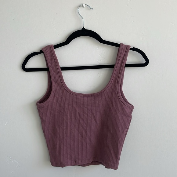 Basic Cropped Tank Top - Picture 2 of 2